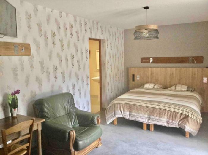 Bed and Breakfast La Ferme De Montard Montmorot Habitación foto