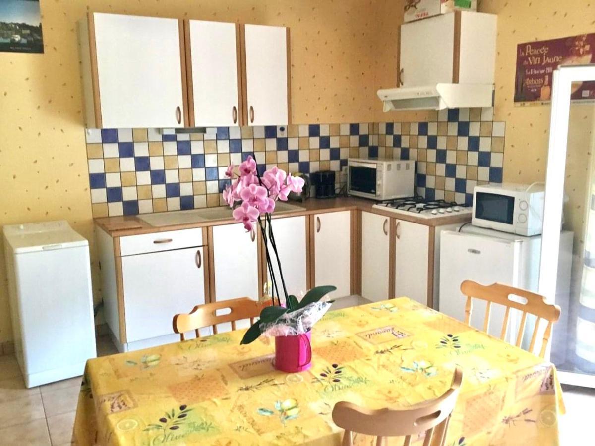 Bed and Breakfast La Ferme De Montard Montmorot Habitación foto